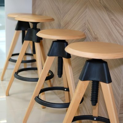 Tabouret pour espaces commerciaux à Paris 