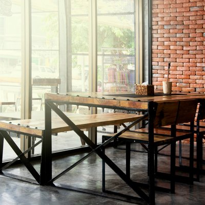 Table de bar à Paris