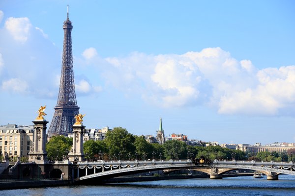 Location voiture avec chauffeur à Paris: Visite Tour Eiffel