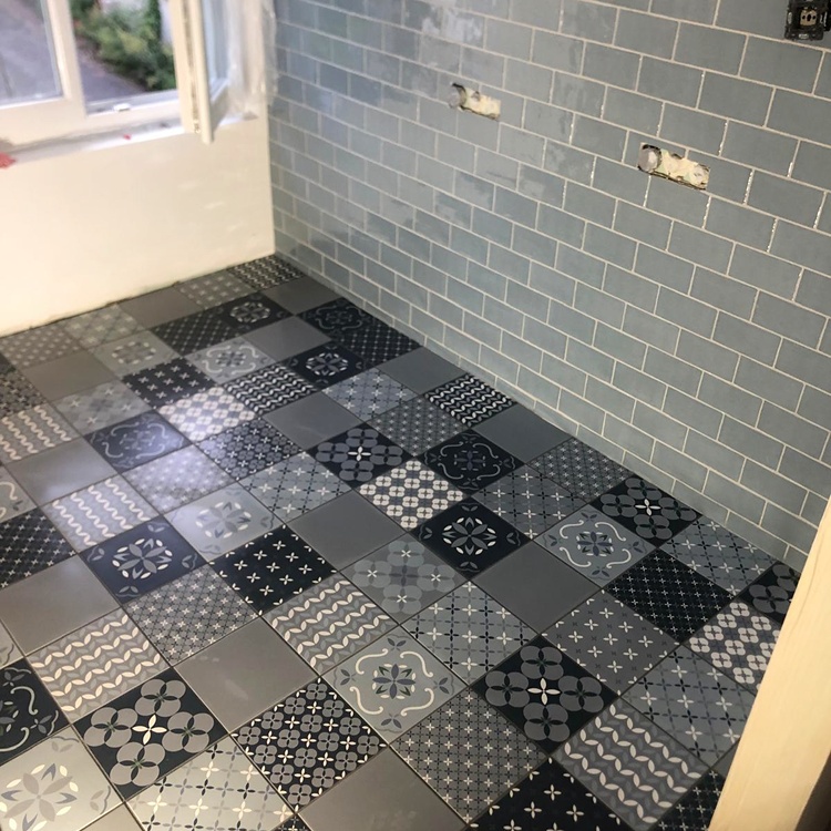 Pose de carrelage pour salle de bain