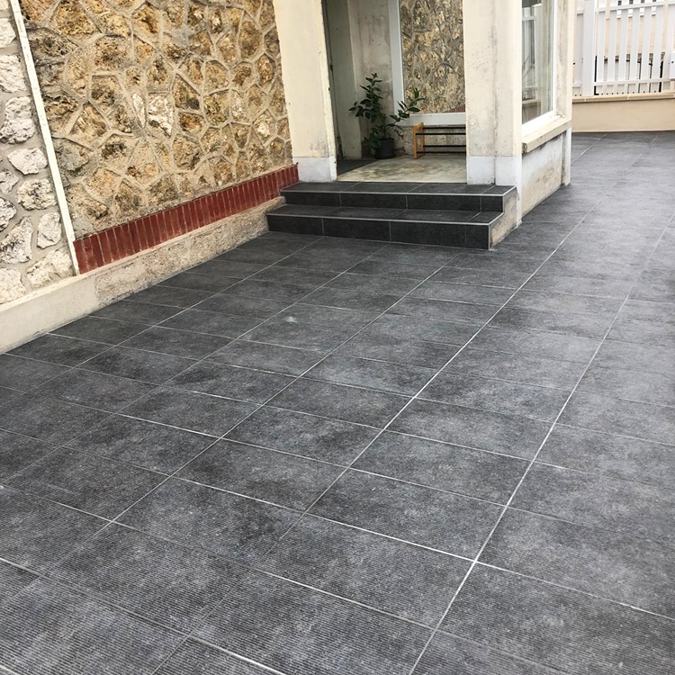 Pose de carrelage pour terrasse