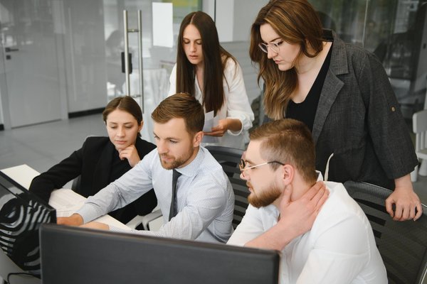 Équipe <b>jeune</b> et compétente