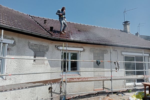 Nettoyage et démoussage façade maison à Reims img